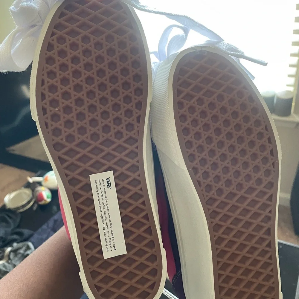 Vans Purple Sneakers with Pink Highlights - Picture 4 of 5